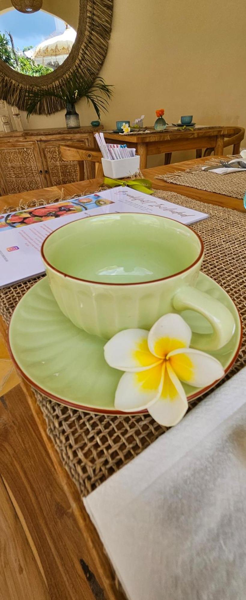 United Colors Of Lembongan Hotel Ngoại thất bức ảnh