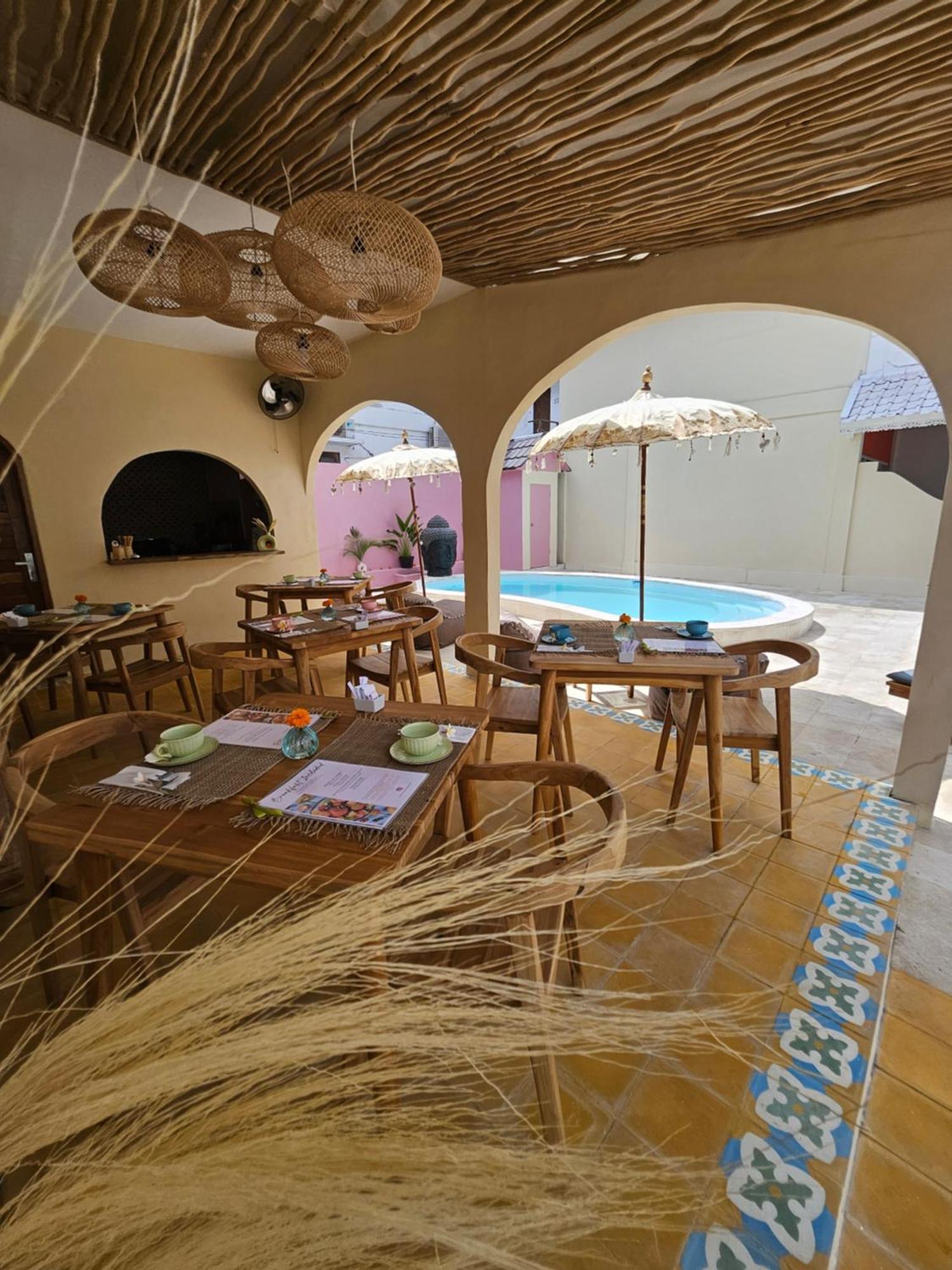 United Colors Of Lembongan Hotel Ngoại thất bức ảnh